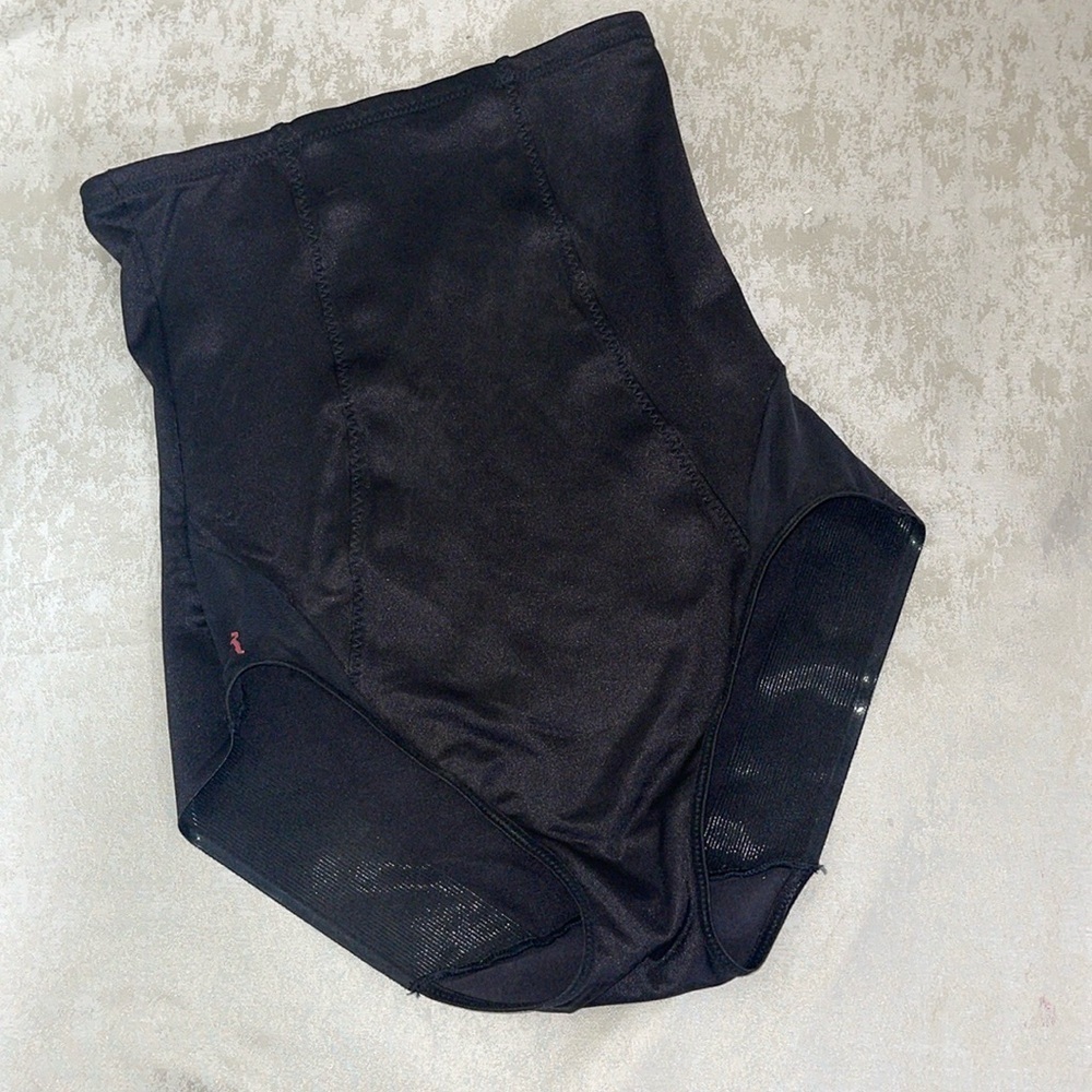 Ruby ribbon shapewear shorties XXL